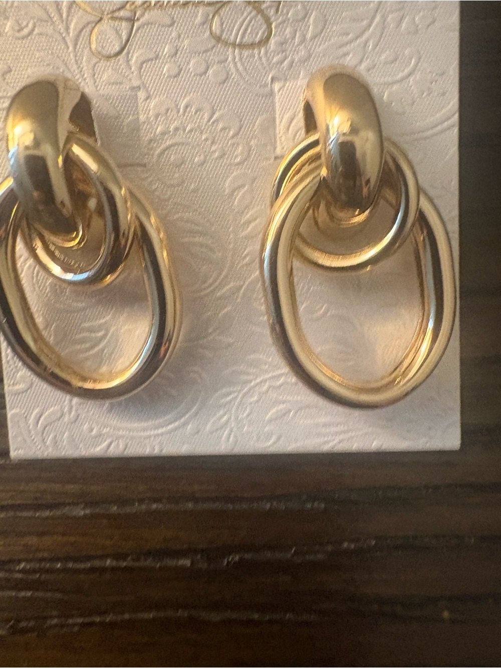 NEW Jessica Simpson Gold Interlocking Hoop Earrings - Picture 2 of 3